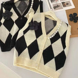 Vest Women Design Beading Flower Argyle Vests Retro High Street Single Breasted V-neck Sleeveless Knitted Sweaters
