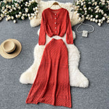 Wearing A Female Gentle Windy Hooks Long-Sleeved Knitted Shirt + High-Rise Thin Half
