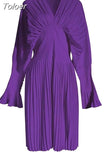 Fashion Women's Dress V-neck Long Sleeve Metal Buckle Belt Waist Knee-length Pleated White Dresses Female Spring 2023
