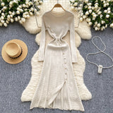 2025 French Elegant Temperament Metal Button Repair Waist Long Pit Knitted Dress