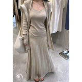 The Autumn Of 2025, The New Women's Long-Sleeved Knitted Cardigan Is Hoisted With A High-Rise Half-Body